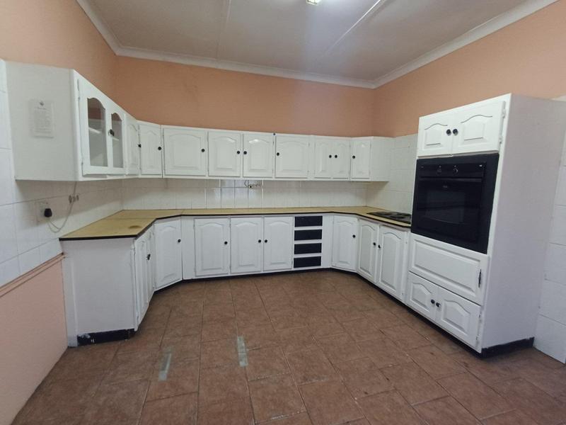 To Let 4 Bedroom Property for Rent in Booysens Gauteng