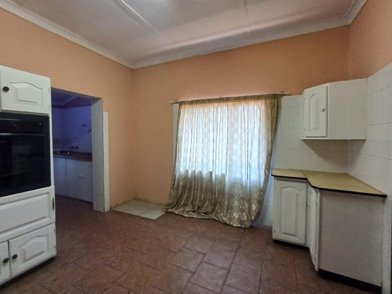 To Let 4 Bedroom Property for Rent in Booysens Gauteng