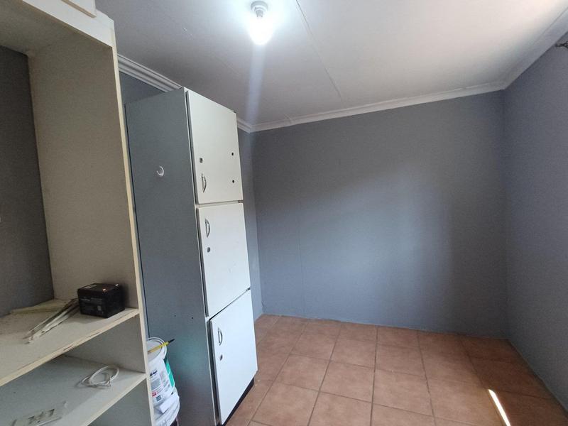 To Let 4 Bedroom Property for Rent in Booysens Gauteng