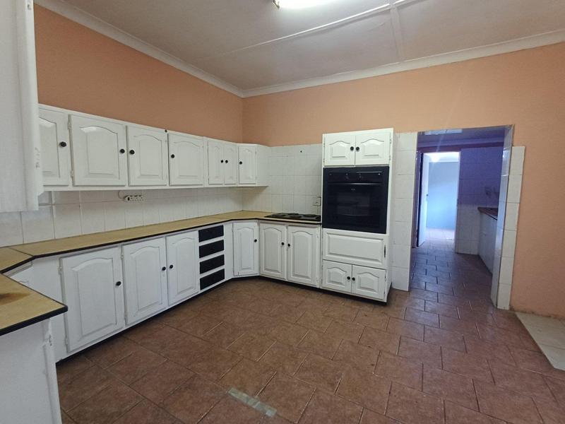 To Let 4 Bedroom Property for Rent in Booysens Gauteng