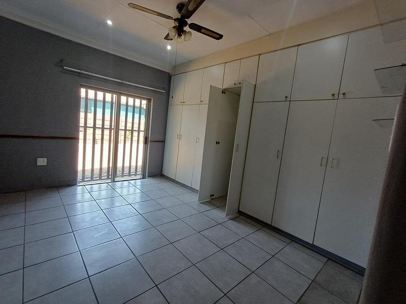 To Let 4 Bedroom Property for Rent in Booysens Gauteng