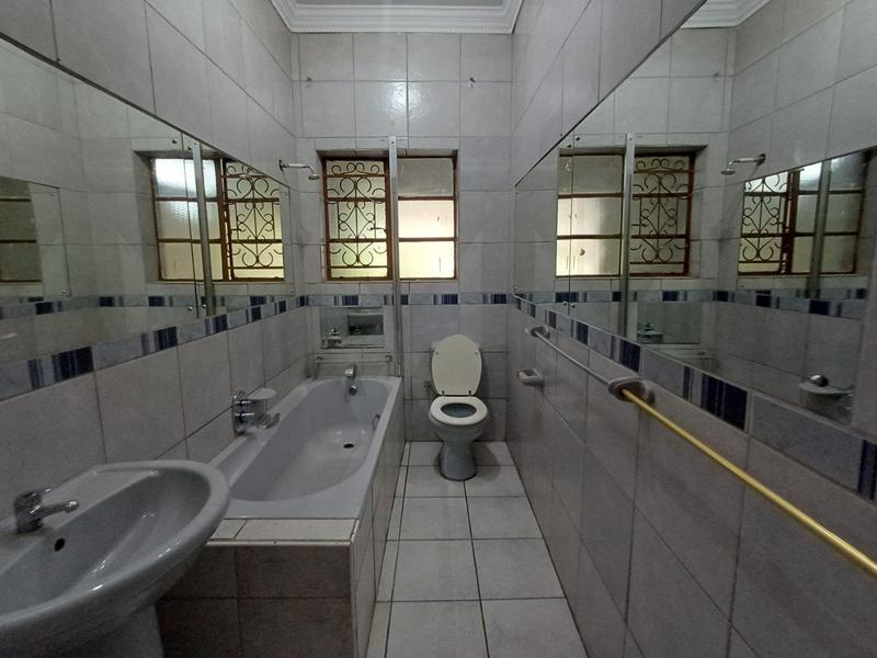 To Let 4 Bedroom Property for Rent in Booysens Gauteng