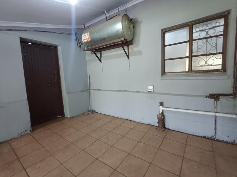 To Let 4 Bedroom Property for Rent in Booysens Gauteng