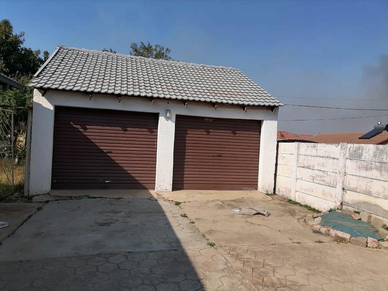 To Let 3 Bedroom Property for Rent in Lotus Gardens Gauteng