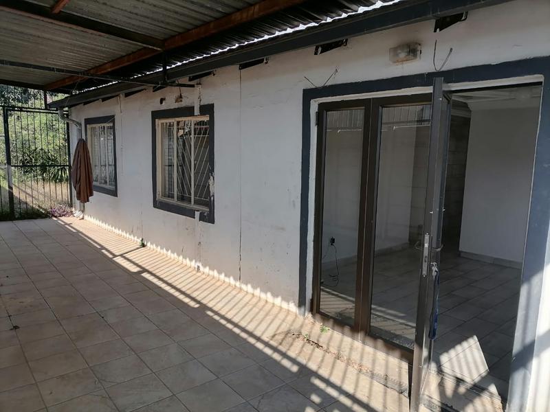 To Let 3 Bedroom Property for Rent in Lotus Gardens Gauteng