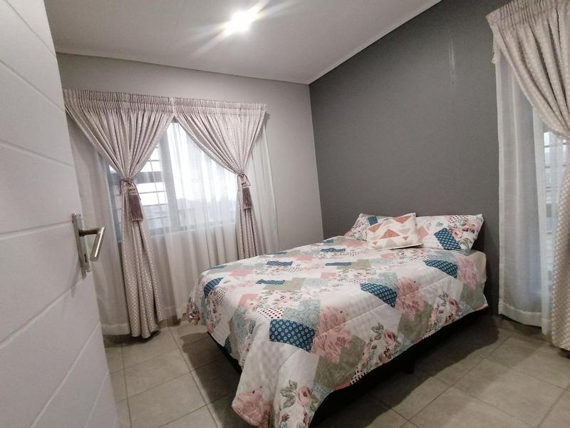 To Let 4 Bedroom Property for Rent in Lotus Gardens Gauteng