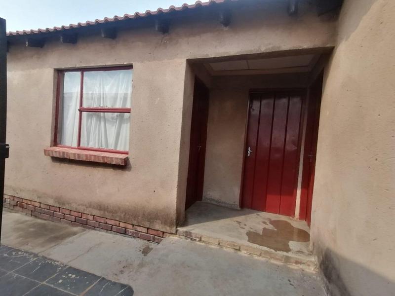 To Let 4 Bedroom Property for Rent in Soshanguve Gauteng
