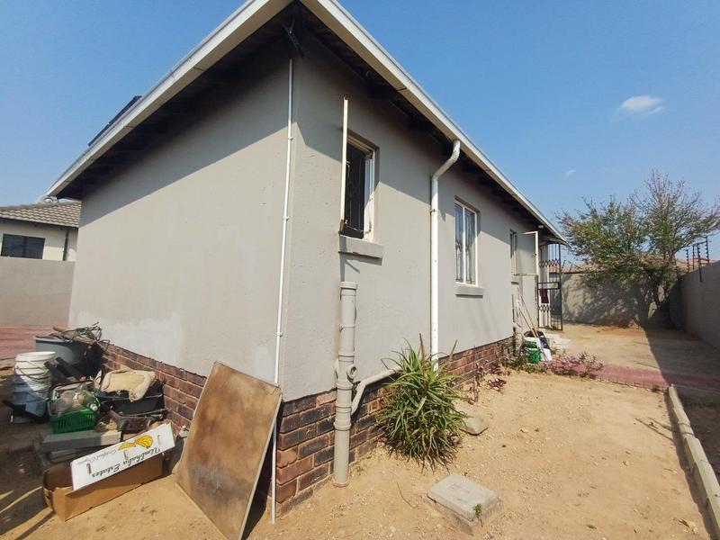 3 Bedroom Property for Sale in Blue Hills Gauteng