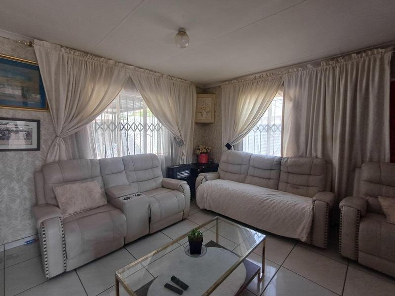 3 Bedroom Property for Sale in Blue Hills Gauteng