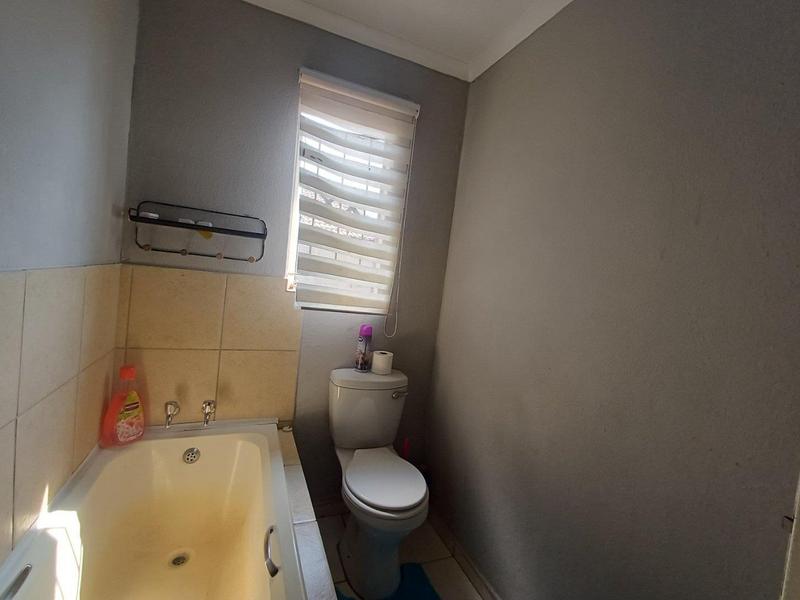 3 Bedroom Property for Sale in Blue Hills Gauteng