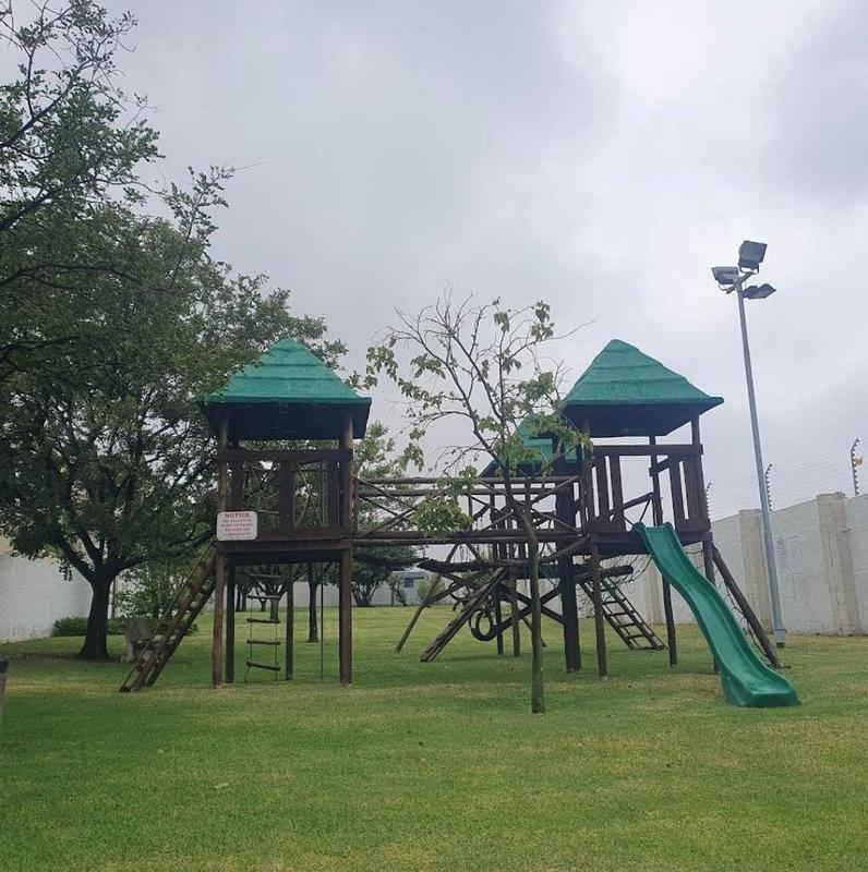 4 Bedroom Property for Sale in Kyalami Estates Gauteng