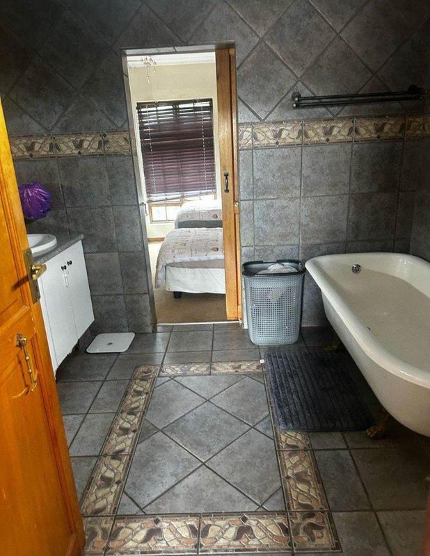 4 Bedroom Property for Sale in Kyalami Estates Gauteng