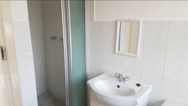 2 Bedroom Property for Sale in Vorna Valley Gauteng