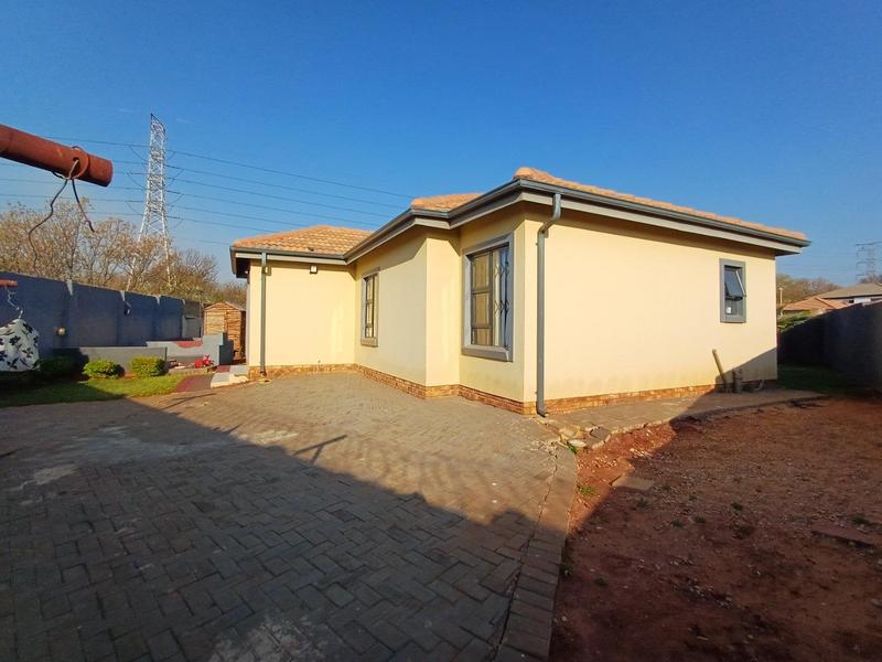 3 Bedroom Property for Sale in Hesteapark Gauteng