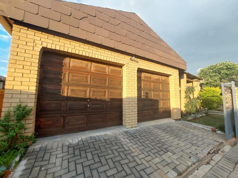 4 Bedroom Property for Sale in Mamelodi Gauteng