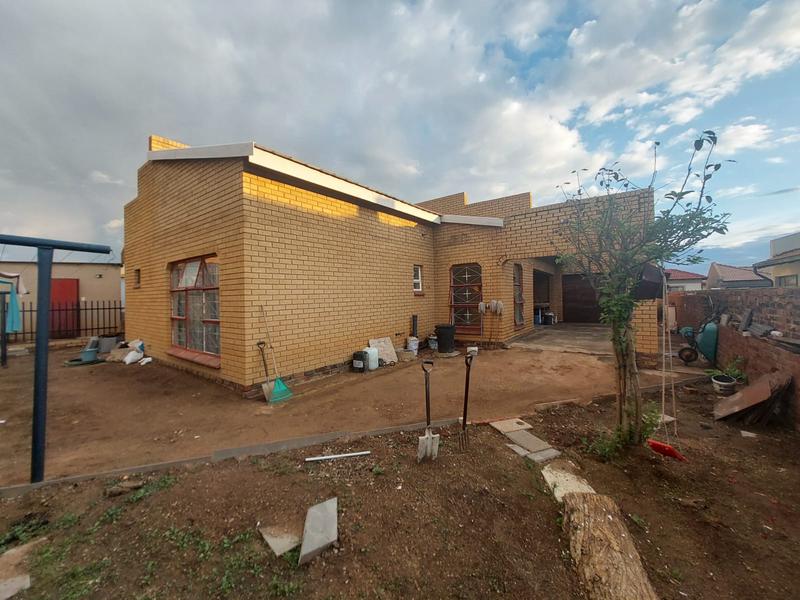 4 Bedroom Property for Sale in Mamelodi Gauteng