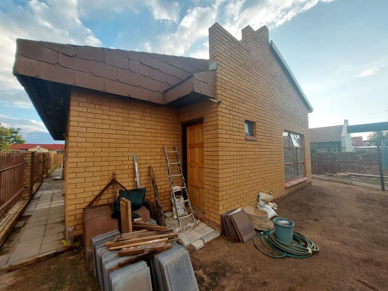 4 Bedroom Property for Sale in Mamelodi Gauteng