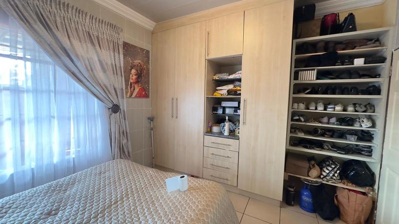 5 Bedroom Property for Sale in Nellmapius Ext 4 Gauteng