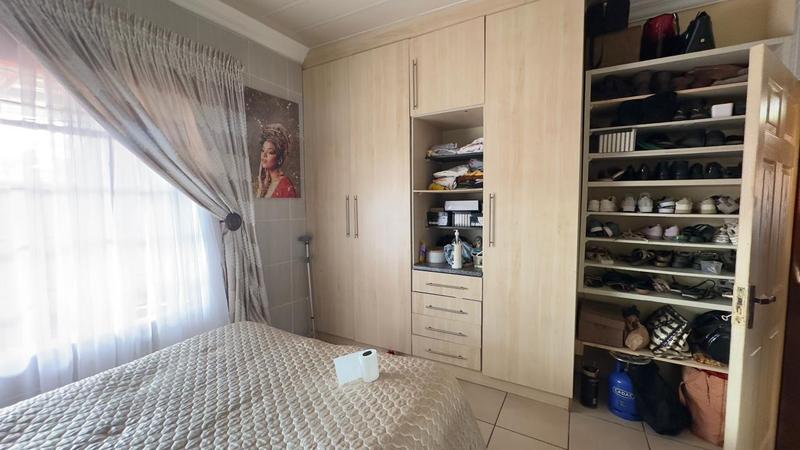 5 Bedroom Property for Sale in Nellmapius Ext 4 Gauteng