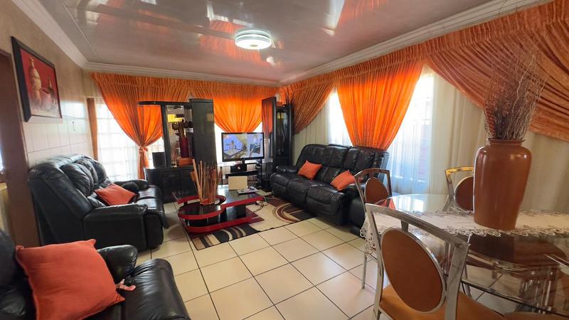 5 Bedroom Property for Sale in Nellmapius Ext 4 Gauteng