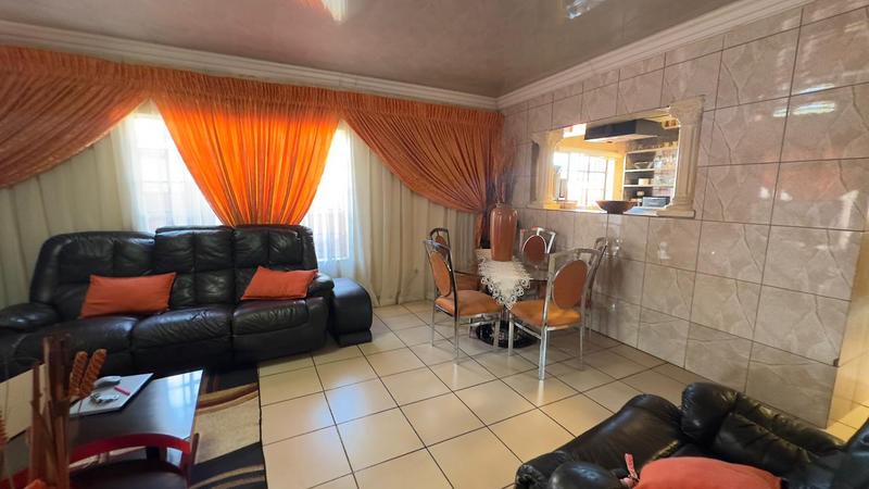 5 Bedroom Property for Sale in Nellmapius Ext 4 Gauteng
