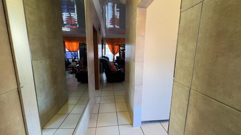 5 Bedroom Property for Sale in Nellmapius Ext 4 Gauteng