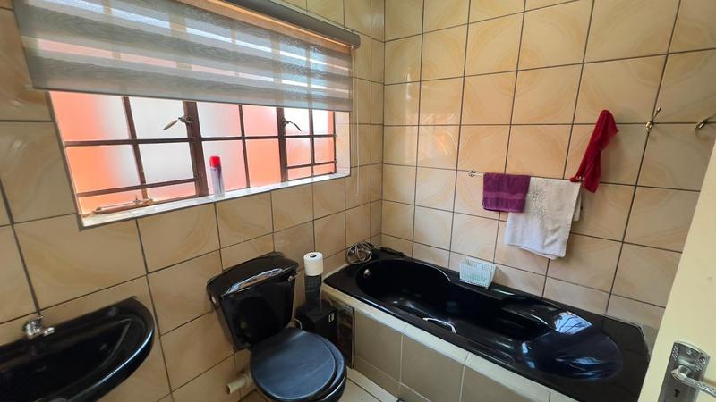 5 Bedroom Property for Sale in Nellmapius Ext 4 Gauteng