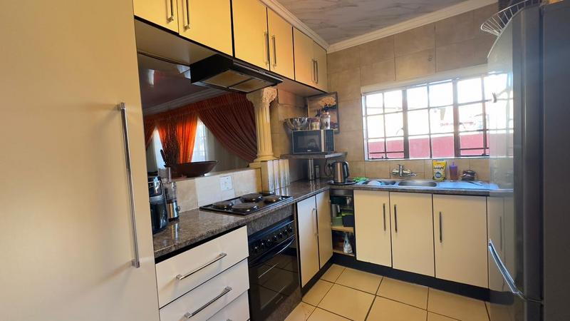5 Bedroom Property for Sale in Nellmapius Ext 4 Gauteng