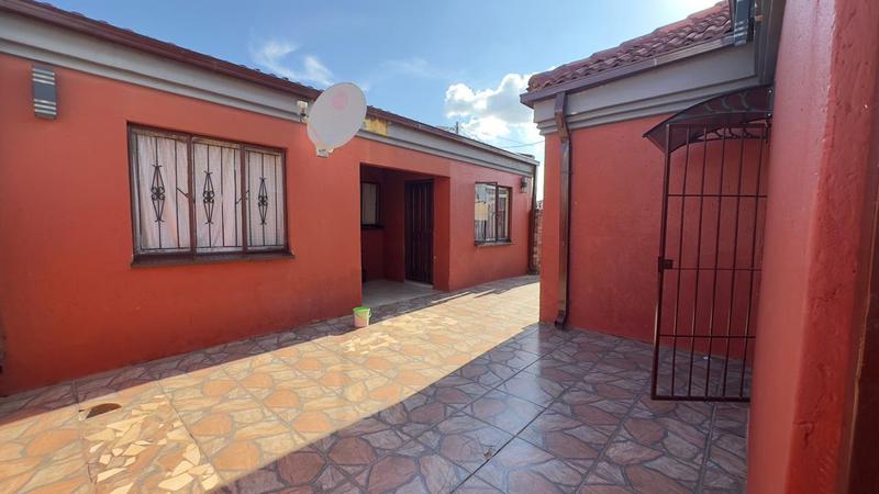 5 Bedroom Property for Sale in Nellmapius Ext 4 Gauteng