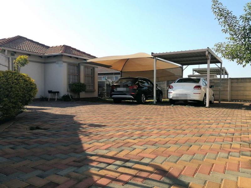 3 Bedroom Property for Sale in Andeon Gauteng