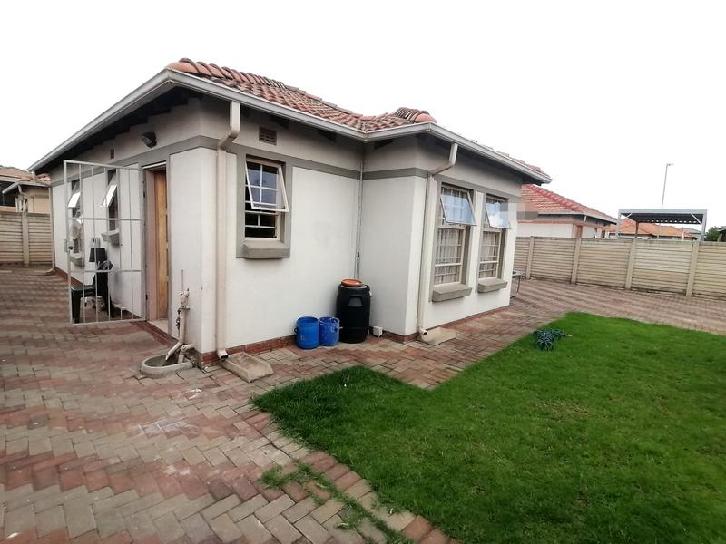 3 Bedroom Property for Sale in Andeon Gauteng