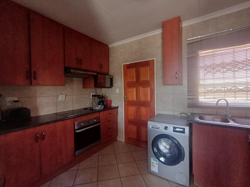 2 Bedroom Property for Sale in Kirkney Gauteng