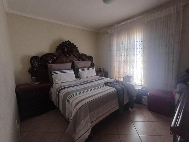 2 Bedroom Property for Sale in Kirkney Gauteng