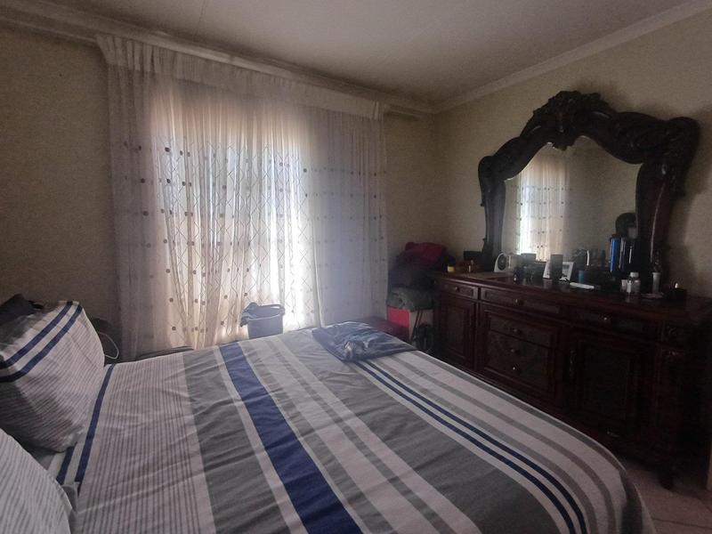 2 Bedroom Property for Sale in Kirkney Gauteng