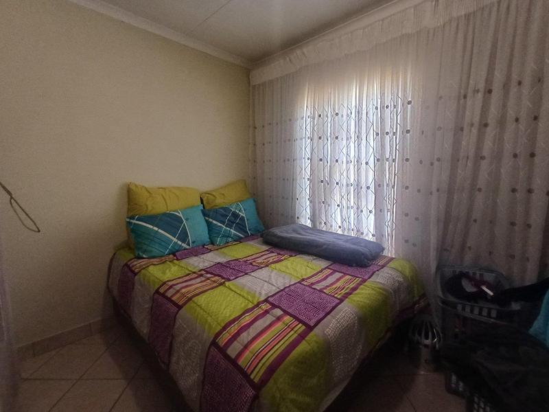 2 Bedroom Property for Sale in Kirkney Gauteng