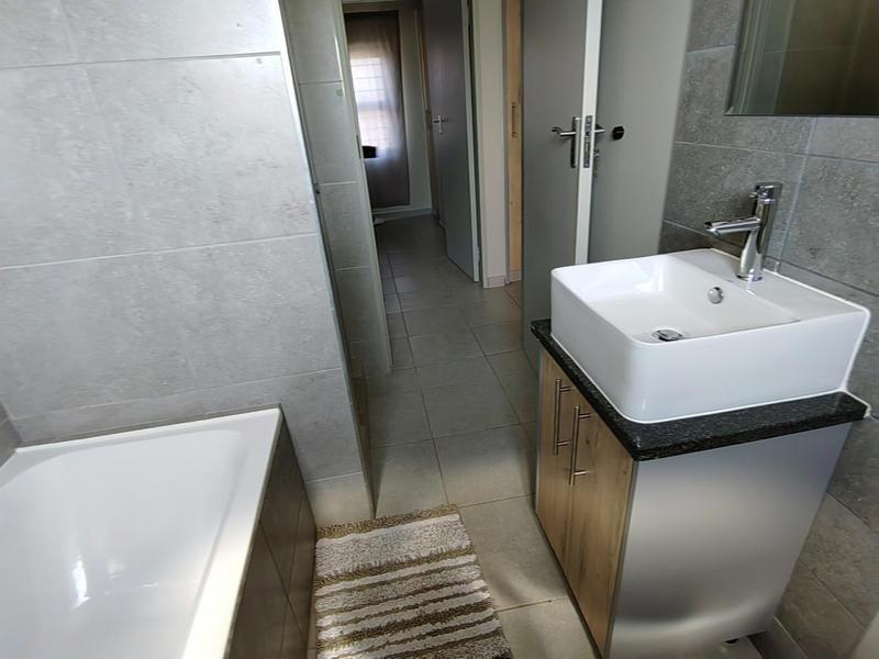 4 Bedroom Property for Sale in Lotus Gardens Gauteng