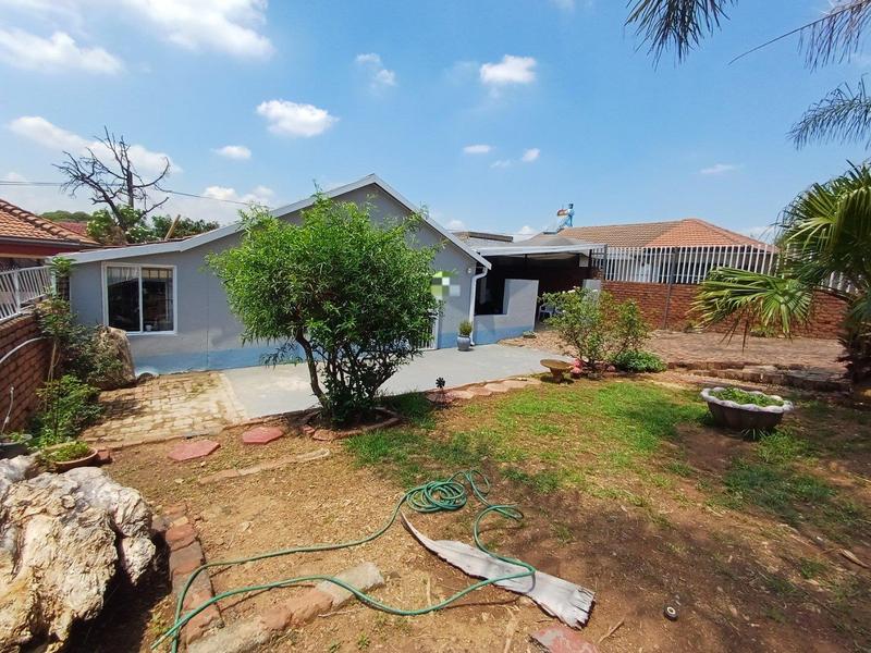 3 Bedroom Property for Sale in Lotus Gardens Gauteng
