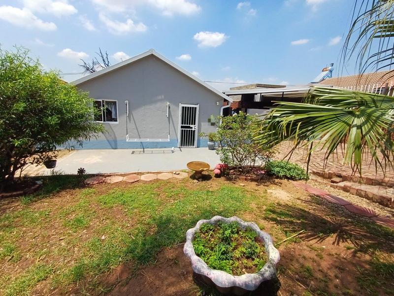 3 Bedroom Property for Sale in Lotus Gardens Gauteng