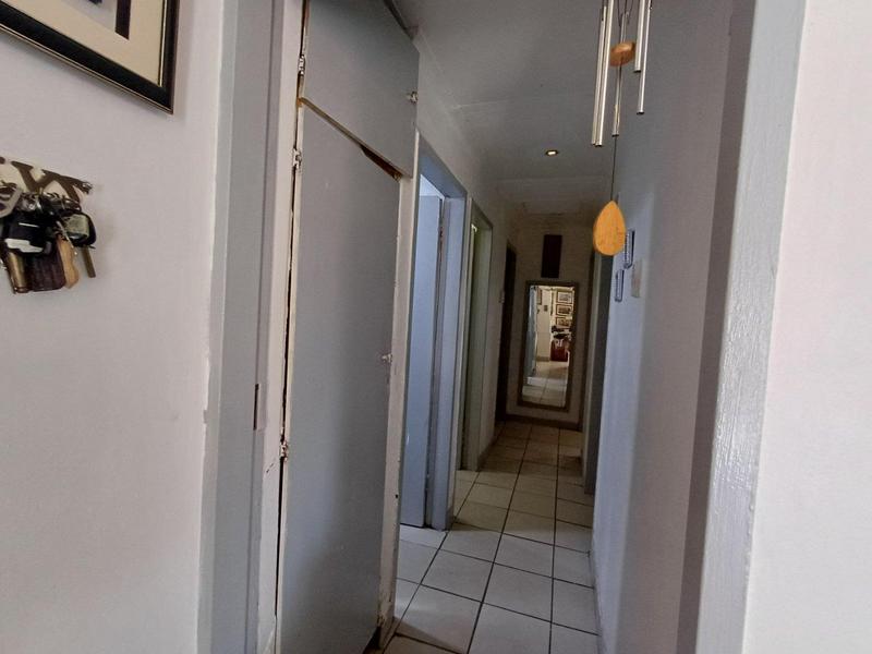 3 Bedroom Property for Sale in Lotus Gardens Gauteng
