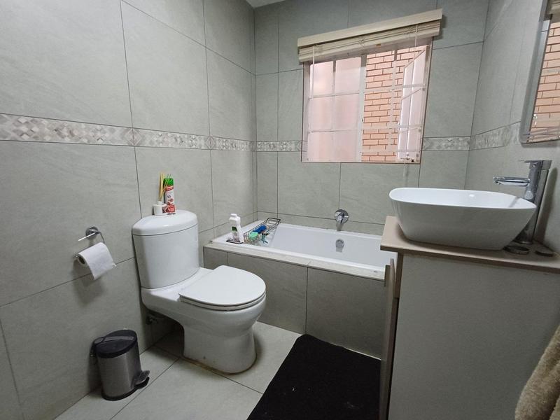 2 Bedroom Property for Sale in Wapadrand Gauteng