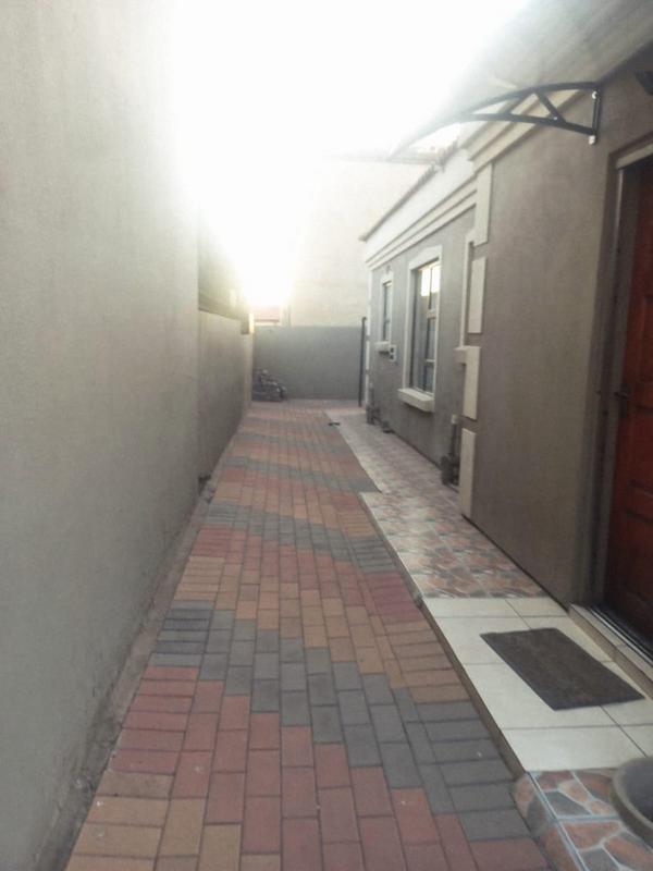 3 Bedroom Property for Sale in Roodekop Gauteng