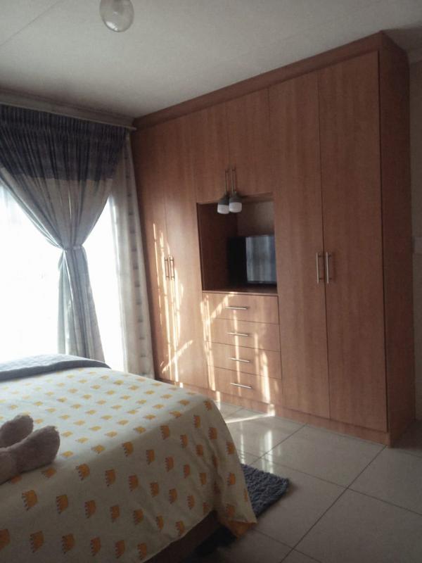 3 Bedroom Property for Sale in Roodekop Gauteng