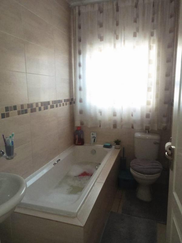 3 Bedroom Property for Sale in Roodekop Gauteng