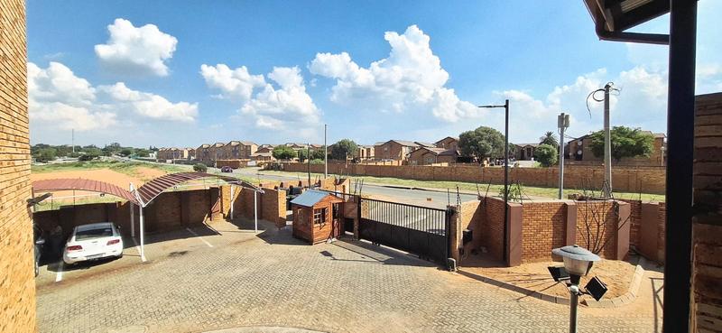 1 Bedroom Property for Sale in Honeypark Gauteng
