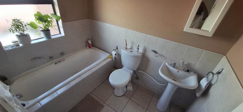 1 Bedroom Property for Sale in Honeypark Gauteng