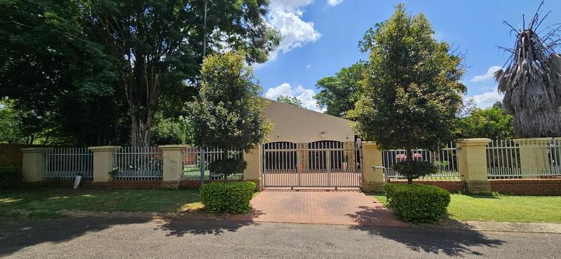 4 Bedroom Property for Sale in Theresa Park Gauteng