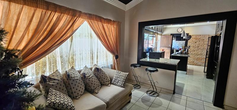 4 Bedroom Property for Sale in Theresa Park Gauteng