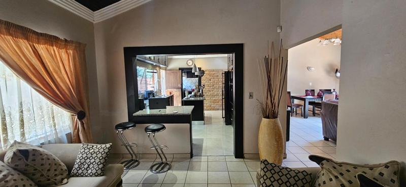 4 Bedroom Property for Sale in Theresa Park Gauteng