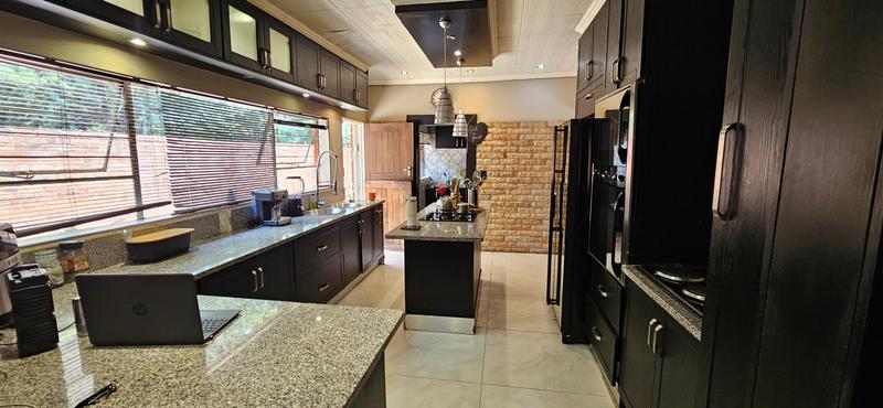 4 Bedroom Property for Sale in Theresa Park Gauteng