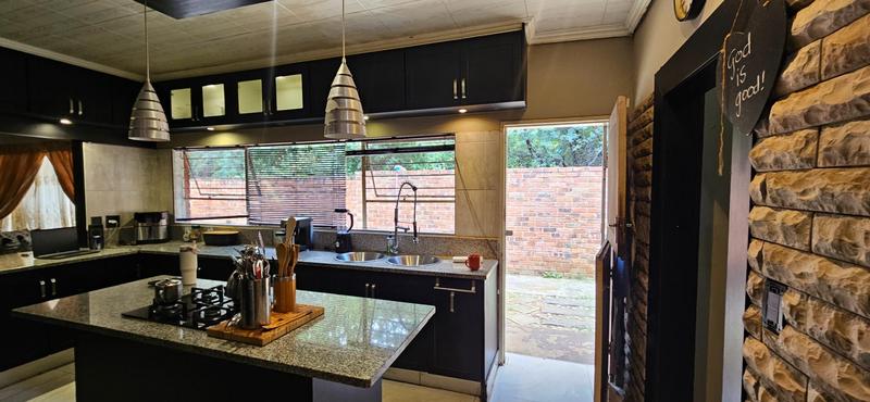 4 Bedroom Property for Sale in Theresa Park Gauteng